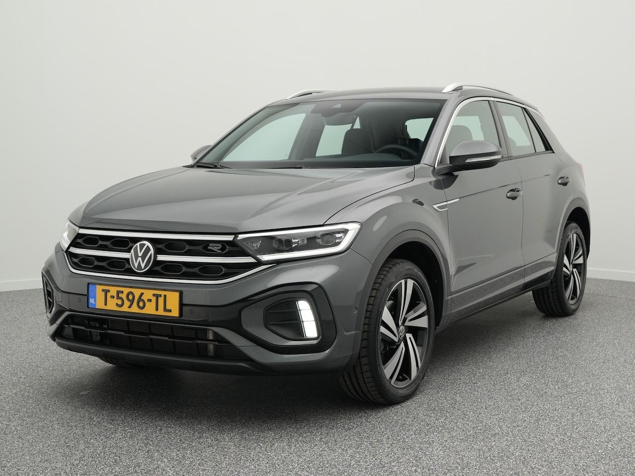 Volkswagen T-Roc - R-Line 1.5 TSI 150 PK DSG | LED Plus | Achteruitrijcamera | Side Assist | Trekhaak | Navig - AutoWereld.nl