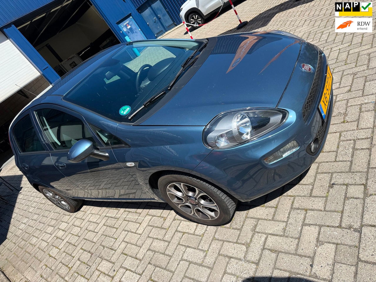 Fiat Punto Evo - TwinAir 100pk Sempre 5-drs / ECC / CRUISE / NAVI / TREKHAAK - AutoWereld.nl