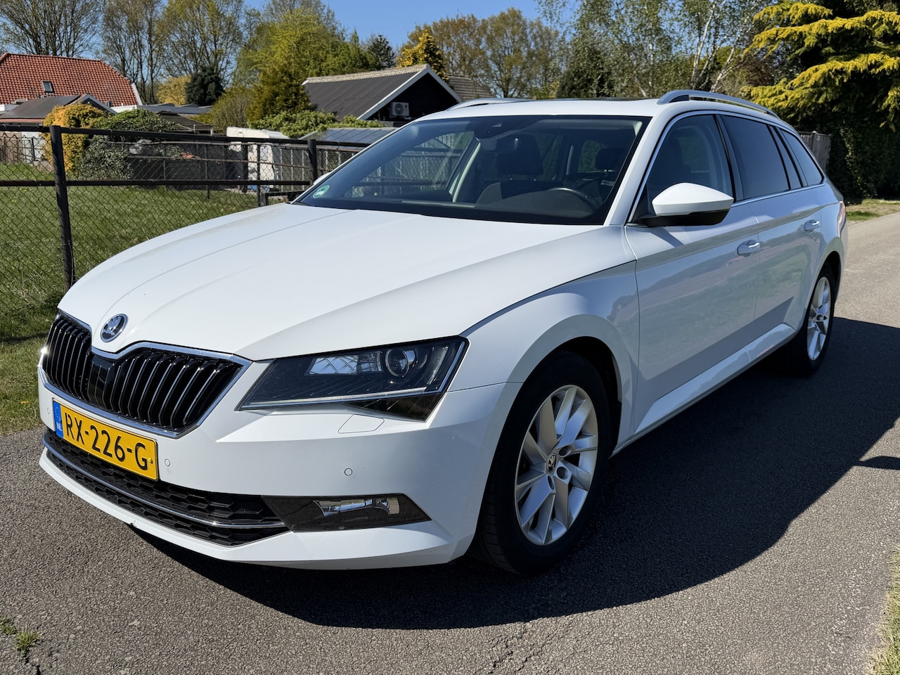 Skoda Superb Combi - 1.4 TSI ACT 150PK Ambition Business LED/NAVI/CRUISE/PANODAK/ELEK.KLEP - AutoWereld.nl