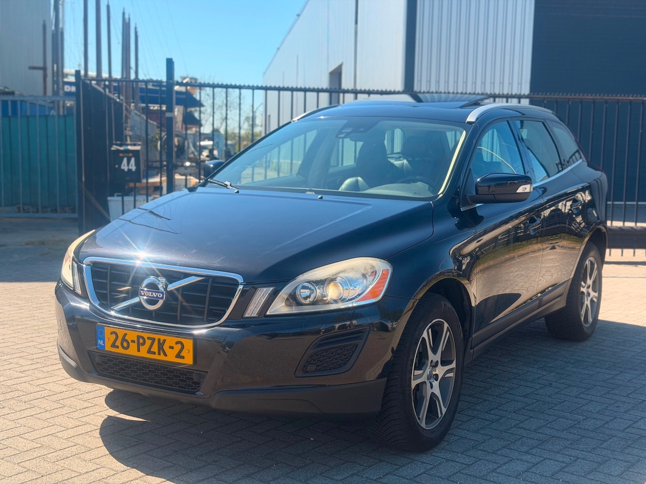 Volvo XC60 - 2.0T Summum Clima Pano Leer Navi Camera - AutoWereld.nl