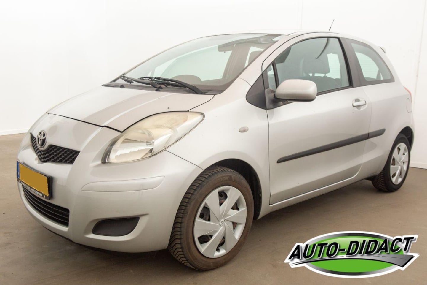 Toyota Yaris - 1.3 VVTi Airco Aspiration - AutoWereld.nl