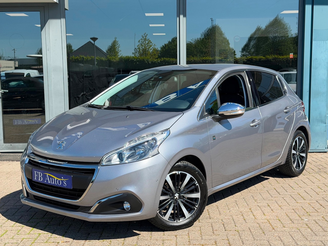 Peugeot 208 - 1.2 PureTech Tech Edition Airco Lmv Cruise Camera - AutoWereld.nl