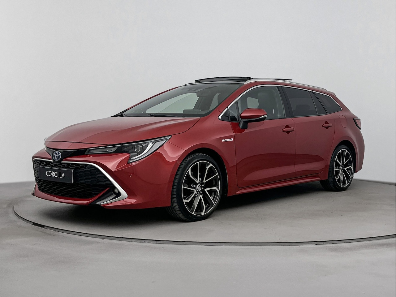 Toyota Corolla Touring Sports - 2.0 Hybrid Executive | schuifkanteldak | 18 inch velgen |  elekrtische achterklep | - AutoWereld.nl