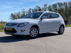 Hyundai i30 - 1.4i i-Drive Cool 5DRS AIRCO Leder-Int NAP Stoel-Verwaring Goed Ondehouden
