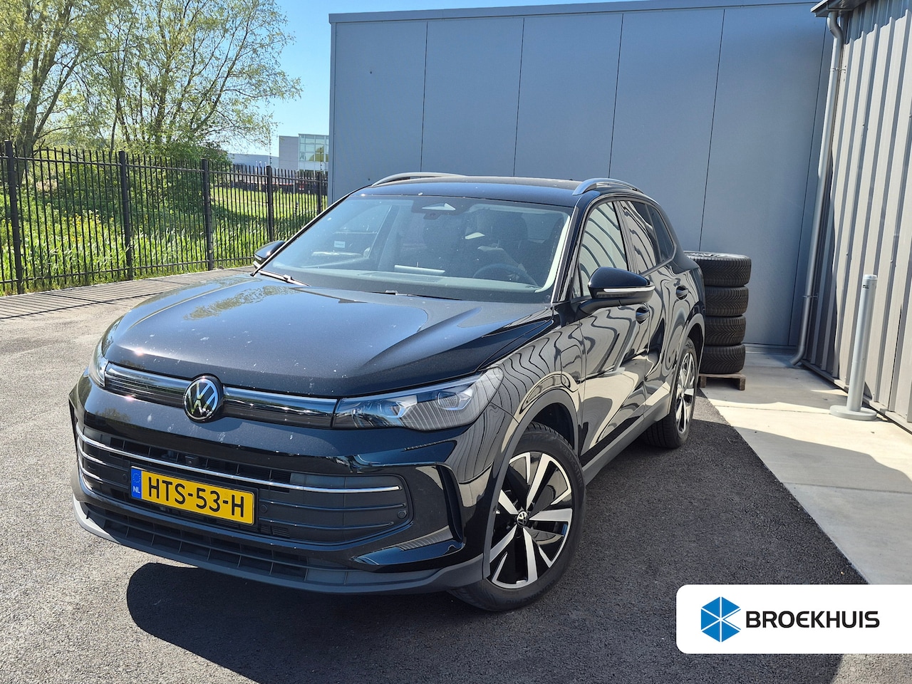 Volkswagen Tiguan - 1.5 eHybrid Life Edition 204Pk DSG/AUTO | Rondomzicht camera | trekhaak uitklapbaar | Stoe - AutoWereld.nl