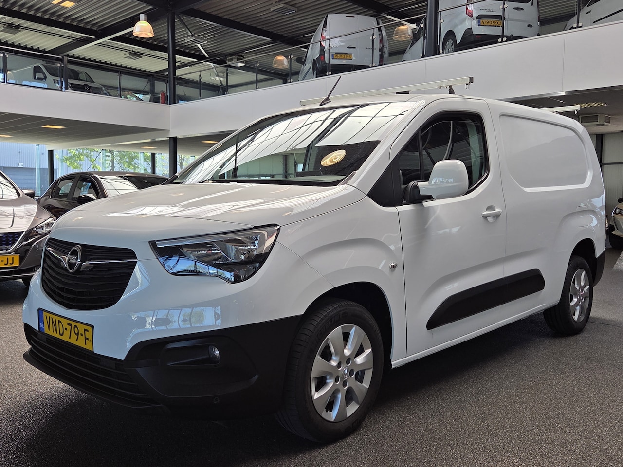 Opel Combo - 1.5D L2H1 Edition / Automaat / Lichtmetalen velgen / Carplay - AutoWereld.nl