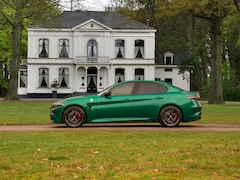 Alfa Romeo Giulia - 2.9 V6 Quadrifoglio MY25 | Akrapovic | Carbon stoelen | Harman/Kardon | Facelift | Adapt.