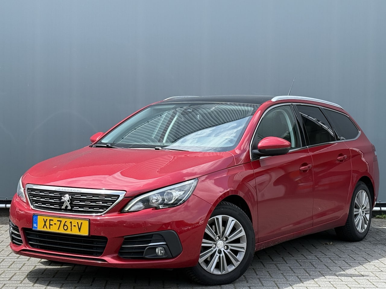 Peugeot 308 SW - BWJ 2019 1.2 131 PK Blue Lease Premium NIEUWE DISTR.RIEM!! AUTOMAAT | PANORAMA | LEDER | C - AutoWereld.nl