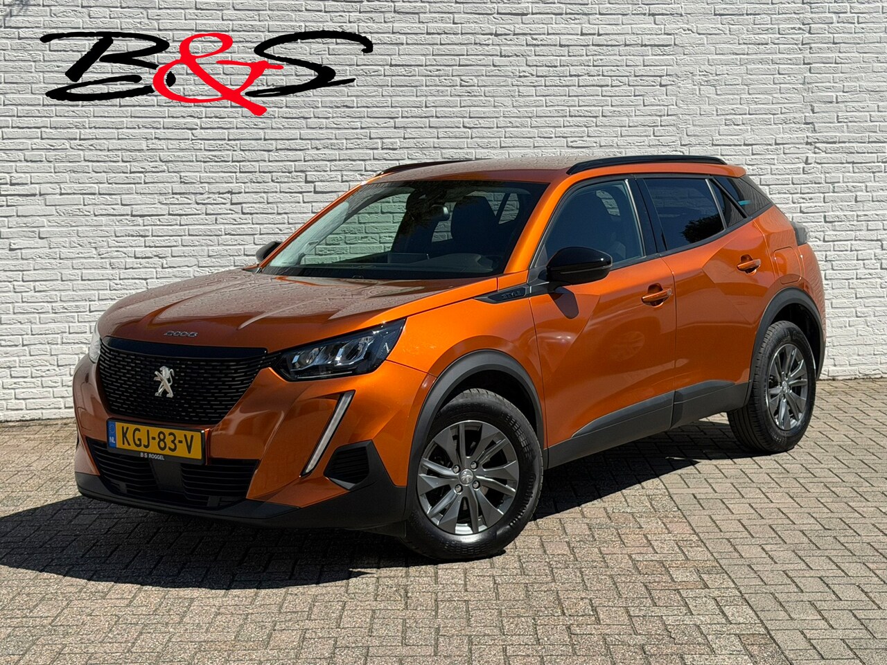 Peugeot 2008 - 1.2 PureTech Automaat Camera Cruise Clima Navigatie Carplay Lane Assist Led - AutoWereld.nl