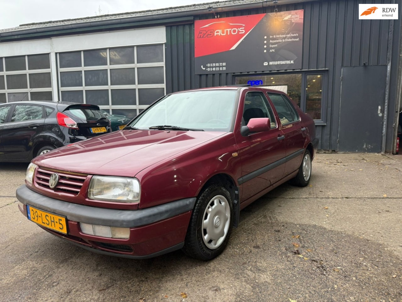 Volkswagen Vento - 1.8 CL /Nieuwstaat/Weinig KM - AutoWereld.nl