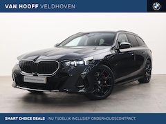 BMW 5-serie Touring - 550e xDrive M Sport Automaat / Panoramadak / Comfort Access / Stoelventilatie / Bowers & W