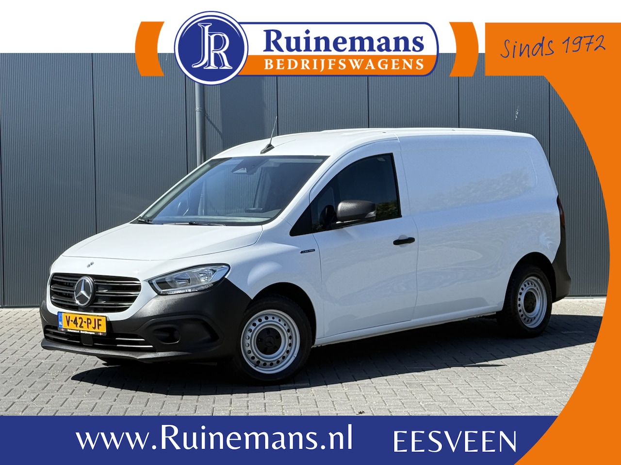 Mercedes-Benz eCitan - 51 kWh / L2H1 / TREKHAAK / 3-ZITS / **7.812 KM!!** / CAMERA / CRUISE / ECC / CARPLAY - AutoWereld.nl