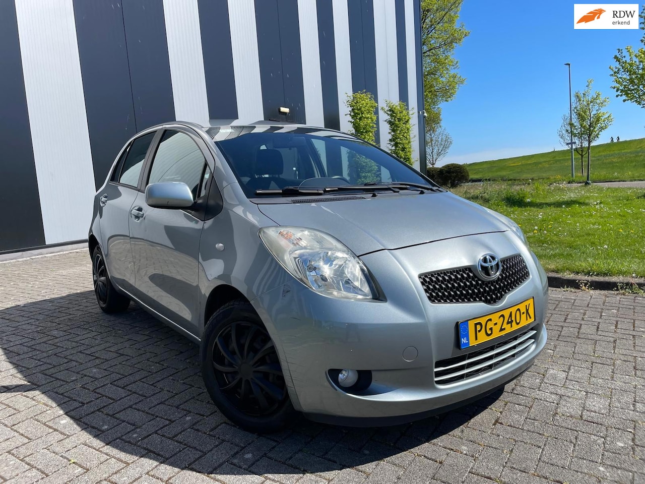 Toyota Yaris - 1.3 VVTi Terra Nw APK-Airco-Elekpakket-2 Sleutels - AutoWereld.nl