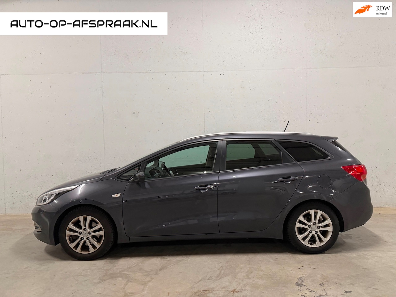 Kia Cee'd Sportswagon - 1.6 GDI ComfortLine Nav Camera Cruise Trekhaak Airco - AutoWereld.nl