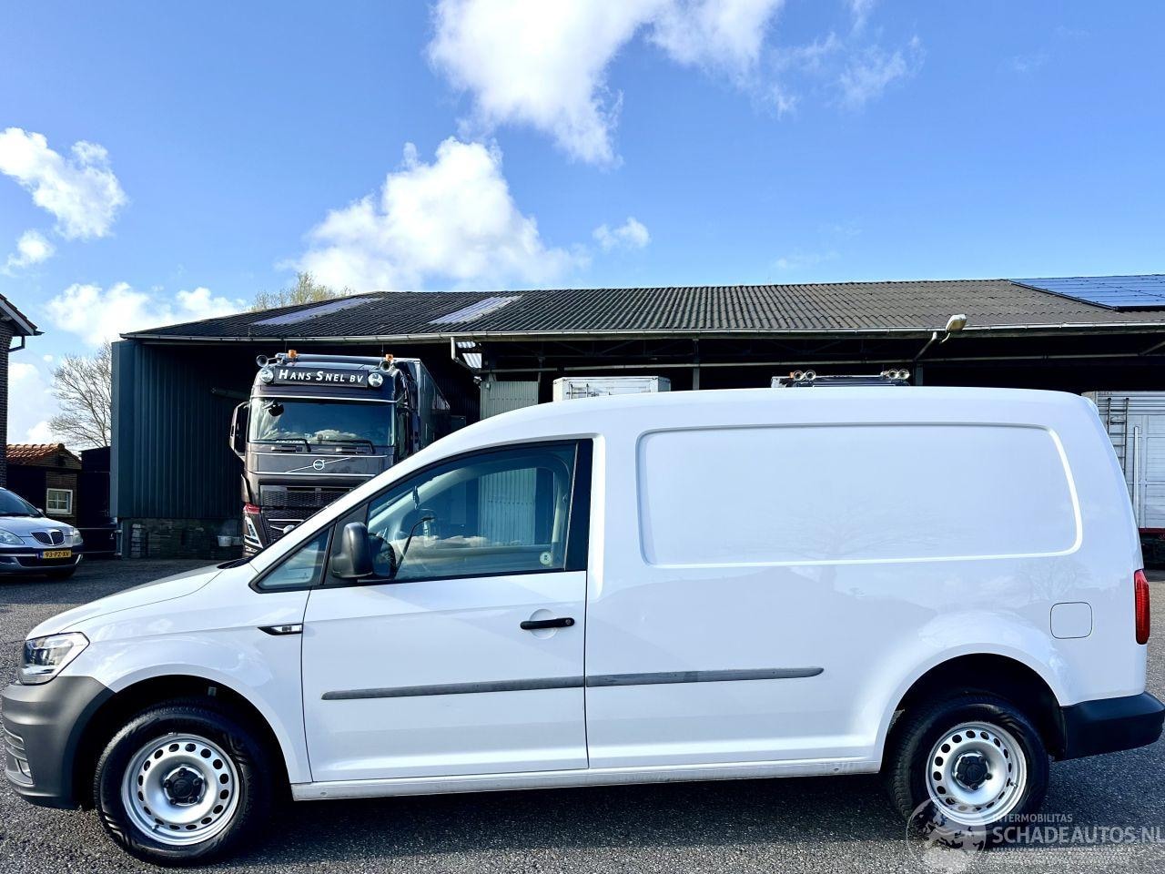 Volkswagen Caddy Maxi - 2.0 TDI 102pk euro.6 L2/H1 BMT Highline - nap - airco - cruise - pdc - licht + regensensor - AutoWereld.nl