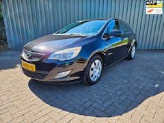 Opel Astra - 1.4 Business Edition Navi Airco cruisecontrol