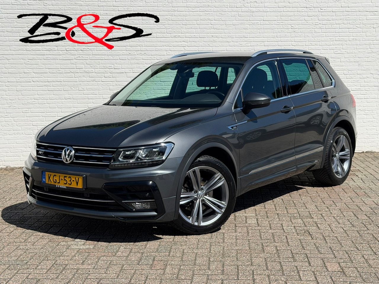 Volkswagen Tiguan - 1.5 TSI ACT Highline R-Line Automaat Pdc V+A Dab+ Carplay Adapt Cruise Navigatie Led - AutoWereld.nl