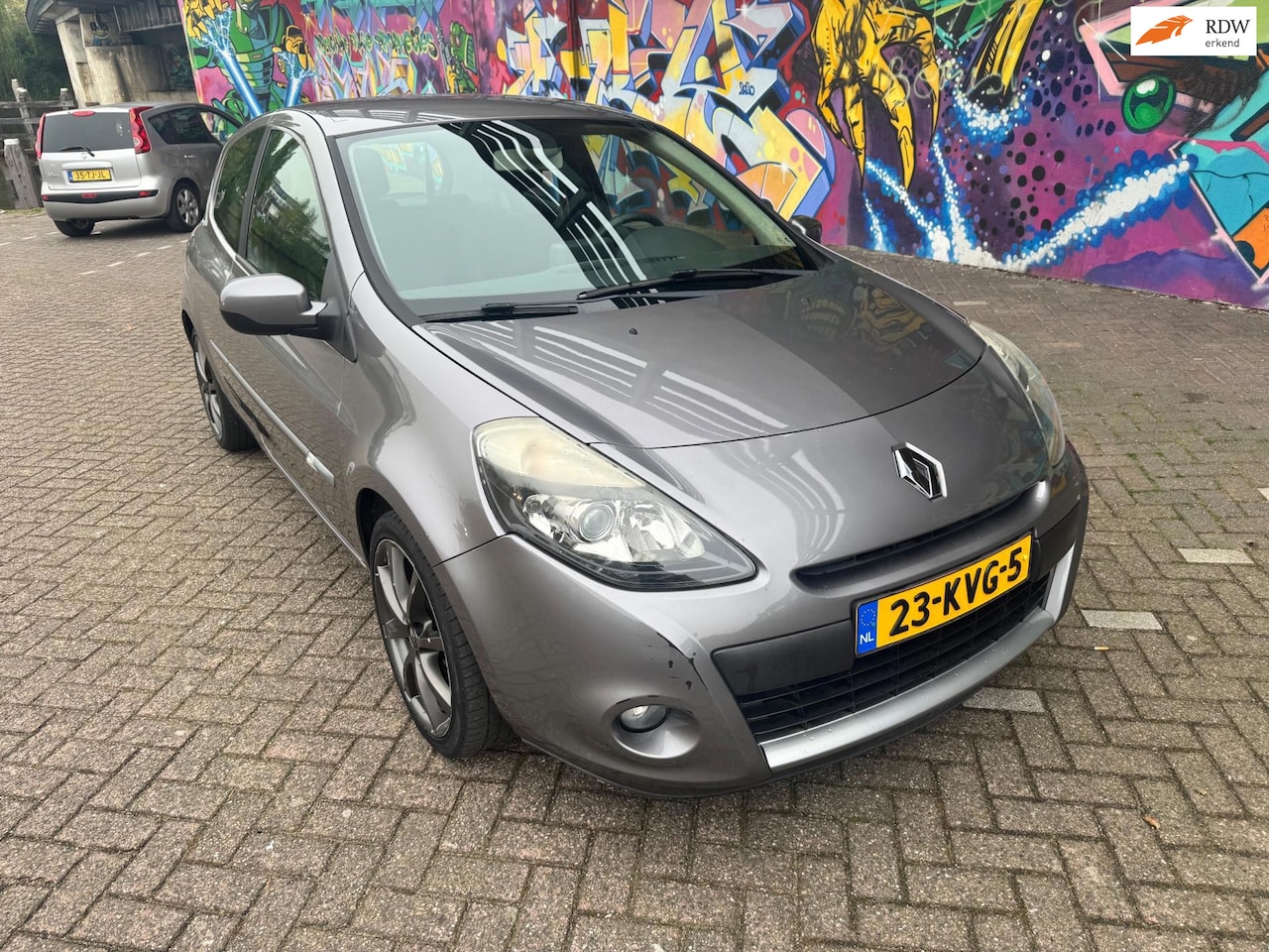 Renault Clio - 1.2 TCe Sélection Business Sport zeer mooie auto met 160 dkm nap dikke velgen navigatie ai - AutoWereld.nl