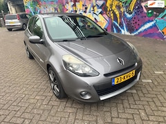 Renault Clio - 1.2 TCe Sélection Business Sport zeer mooie auto met 160 dkm nap dikke velgen navigatie ai