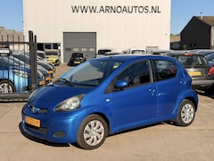 Toyota Aygo - 1.0-12V Comfort 5-DEURS, STUURBEKRACHTIGING, ELEK-RAMEN, RADIO-CD-MP3-AUX, ISOFIX, CENT-VE
