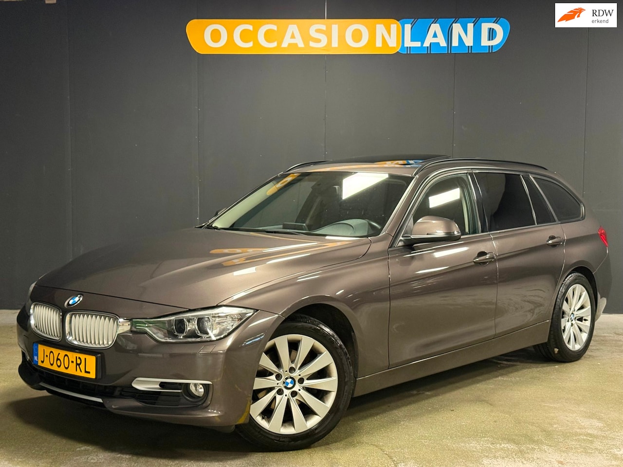 BMW 3-serie Touring - 320i High Executive|PANO|STOELV|CRUISE|TREKHAAK|BLUETOOTH|17INCH| - AutoWereld.nl