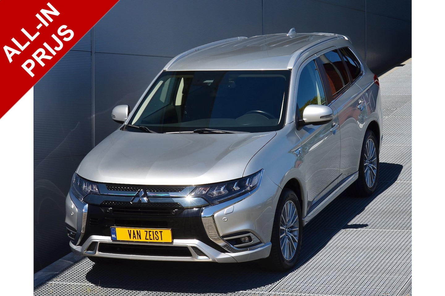 Mitsubishi Outlander - PHEV 2.4 INTENSE INTRO 4WD | PLUG IN HYBRID | ADAPTIEF CRUISE CONTROL | NAVI | CAMERA | FA - AutoWereld.nl