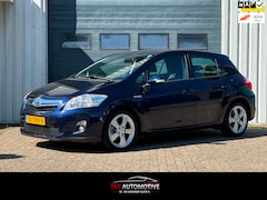 Toyota Auris - 1.8 Full Hybrid Executive 2e EIG / NAVI / LEER