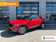 Volkswagen T-Roc - 1.5 TSI 150 pk Sport | Trekhaak | Climatronic | Navigatie |