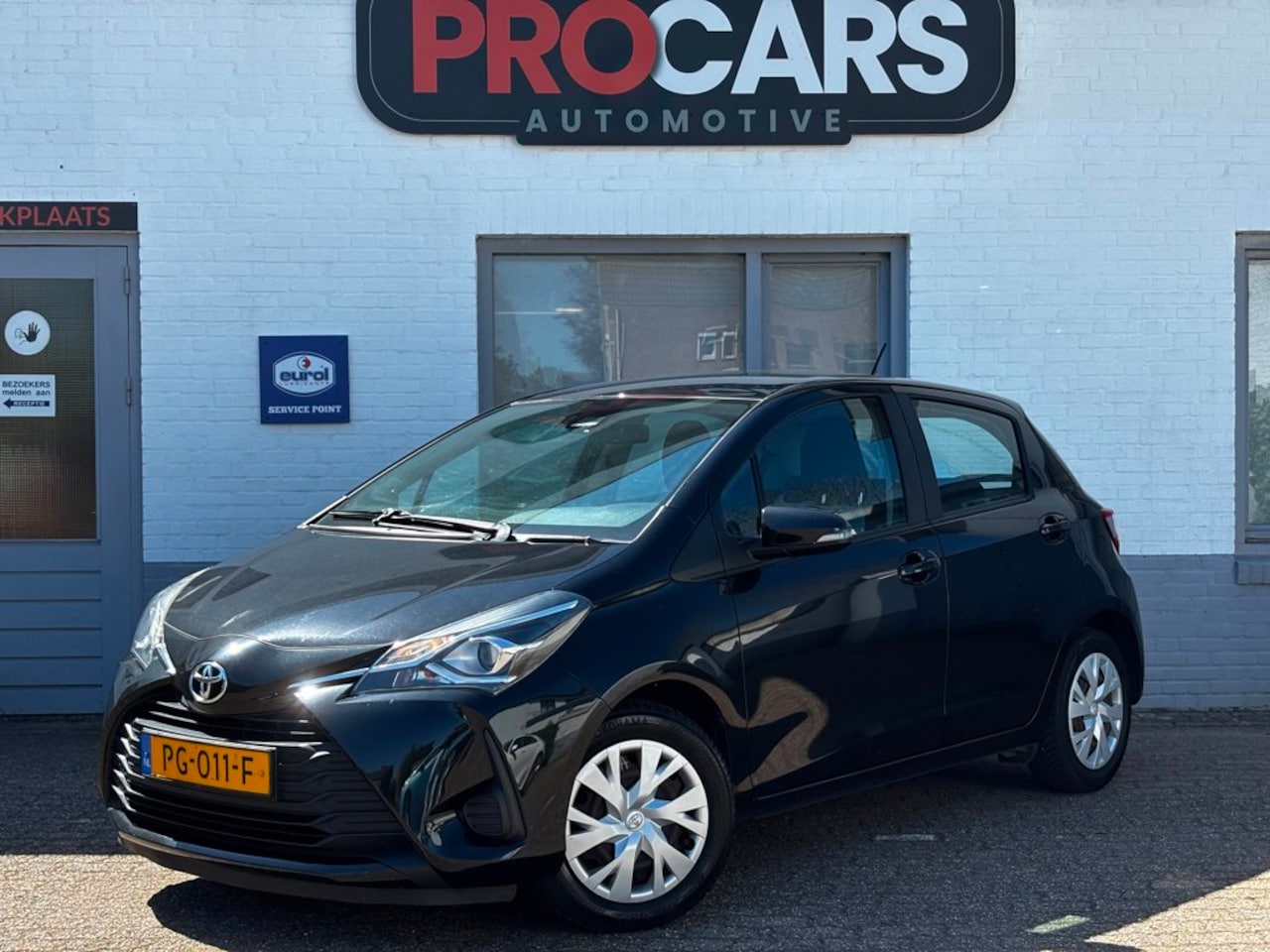 Toyota Yaris - 1.0 VVT-i Aspiration / Navi / Clima / Dealer Onderhouden - AutoWereld.nl