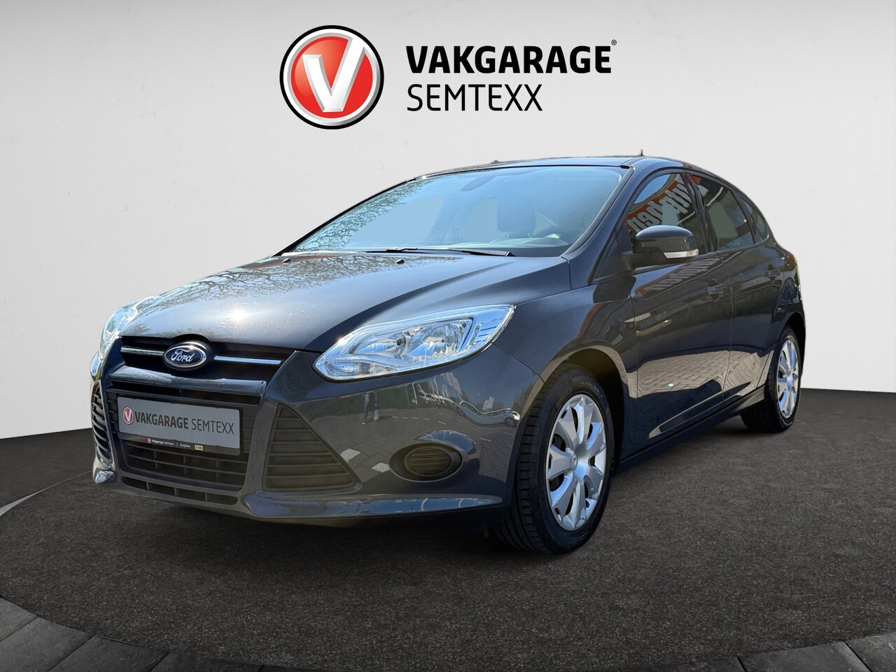 Ford Focus - 1.0 EcoBoost Uniek! | Org NL | 1e Eig | Slechts 65.000km | Navi | Airco | PDC Achter | Boo - AutoWereld.nl