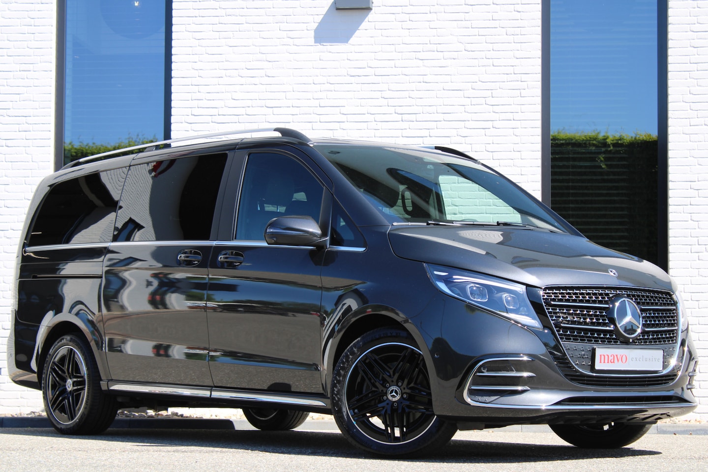 Mercedes-Benz V-klasse - 250d / DC / 4-Matic / AMG / Elec Stoelen / 2x Elec Schuifd / 360 Cam / Burmester / Vol Opt - AutoWereld.nl