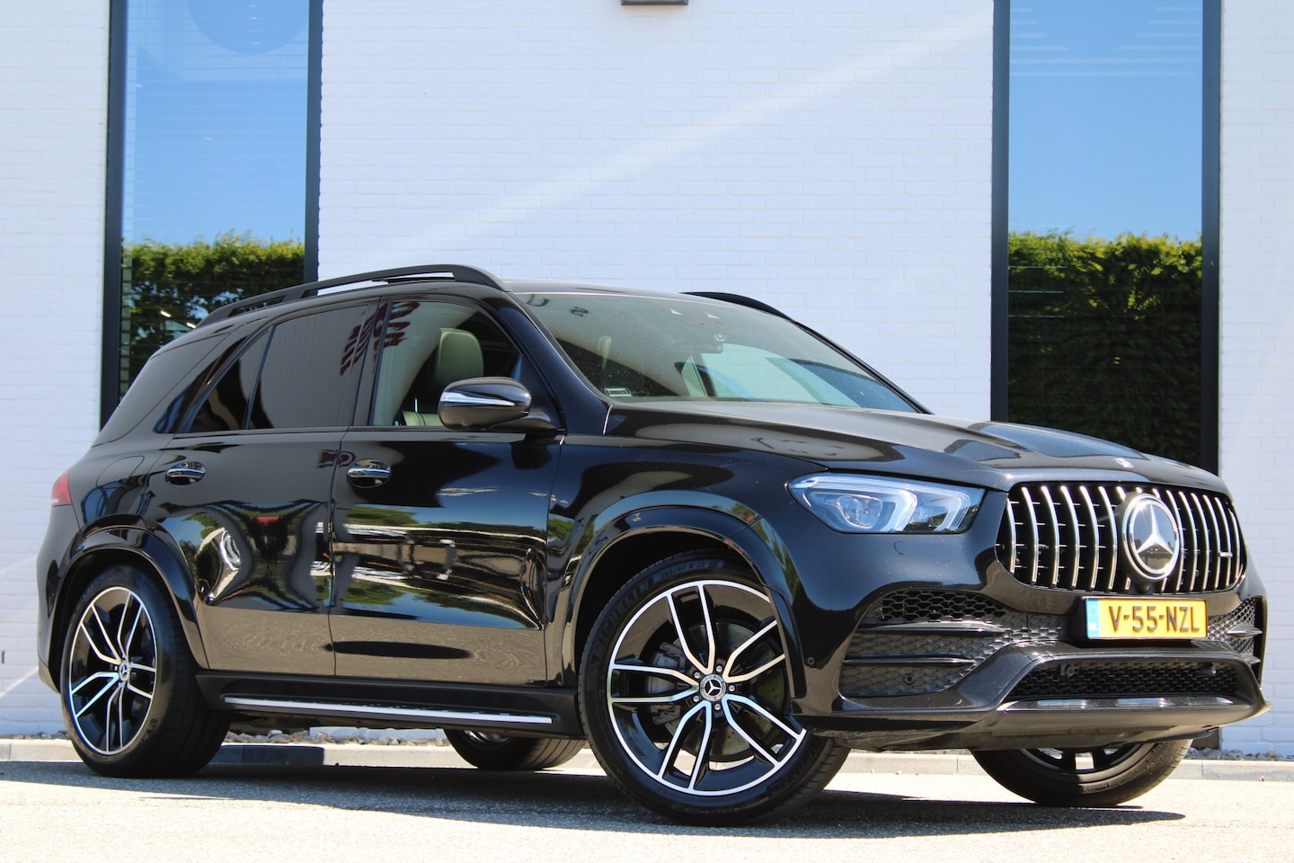 Mercedes-Benz GLE-Klasse - 400D / AMG / Luchtvering / Grijs Kent / Panorama / Nightpakket / Vol Opties / Nette Staat - AutoWereld.nl