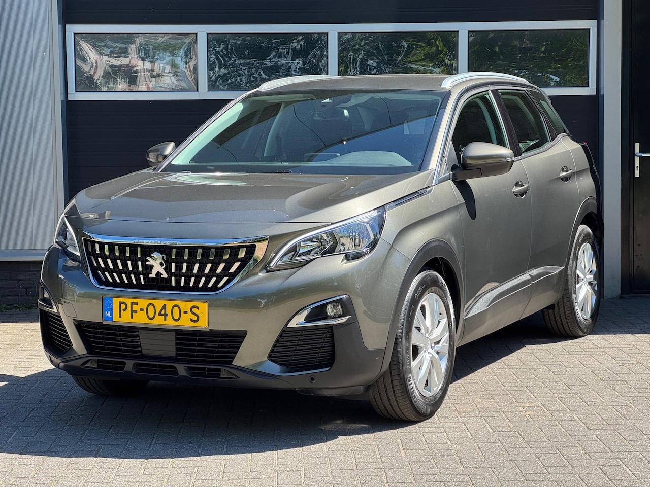 Peugeot 3008 - 1.2 PureTech Active Navi, Cruise, NAP - AutoWereld.nl