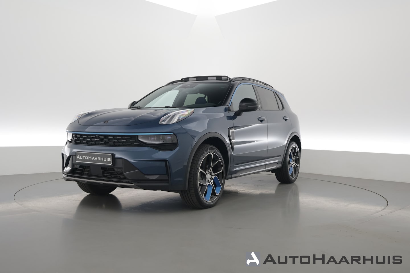 Lynk & Co 01 - 1.5 PHEV 261PK MY23 | Donkere hemel | S/K-panodak | 360*+ PDC | Adapt. Cruise | Memory | S - AutoWereld.nl