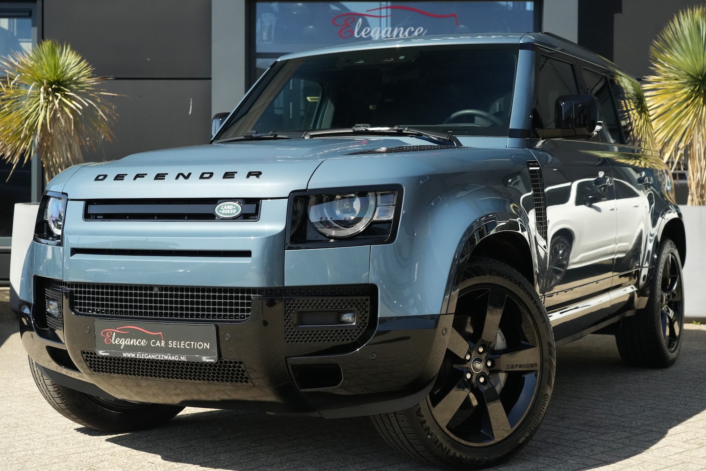 Land Rover Defender 110 - 2.0 P300e 110 X-Dynamic HSE 300pk Panoramadak/Trekhaak/Meridian - AutoWereld.nl