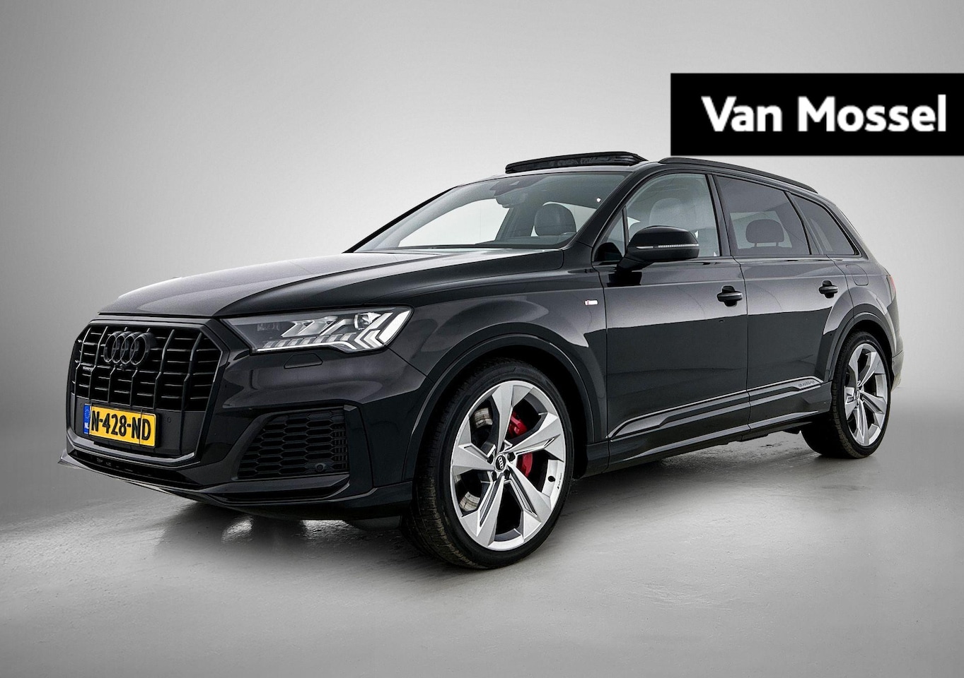 Audi Q7 - 60 TFSI e quattro Competition 456 PK | S-line | Luchtvering l Cruise control l Panoramadak - AutoWereld.nl