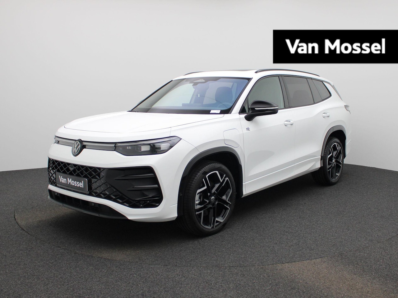Volkswagen Tayron - 1.5 eHybrid R-Line Edition 272 PK| Panoramadak | Trekhaak | Lederen Stoelen Met Geheugen | - AutoWereld.nl