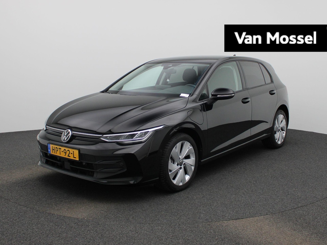 Volkswagen Golf - 1.5 eHybrid Life Edition Navigatie | Camera | Parkeersensoren | Cruise control | 17 Inch V - AutoWereld.nl
