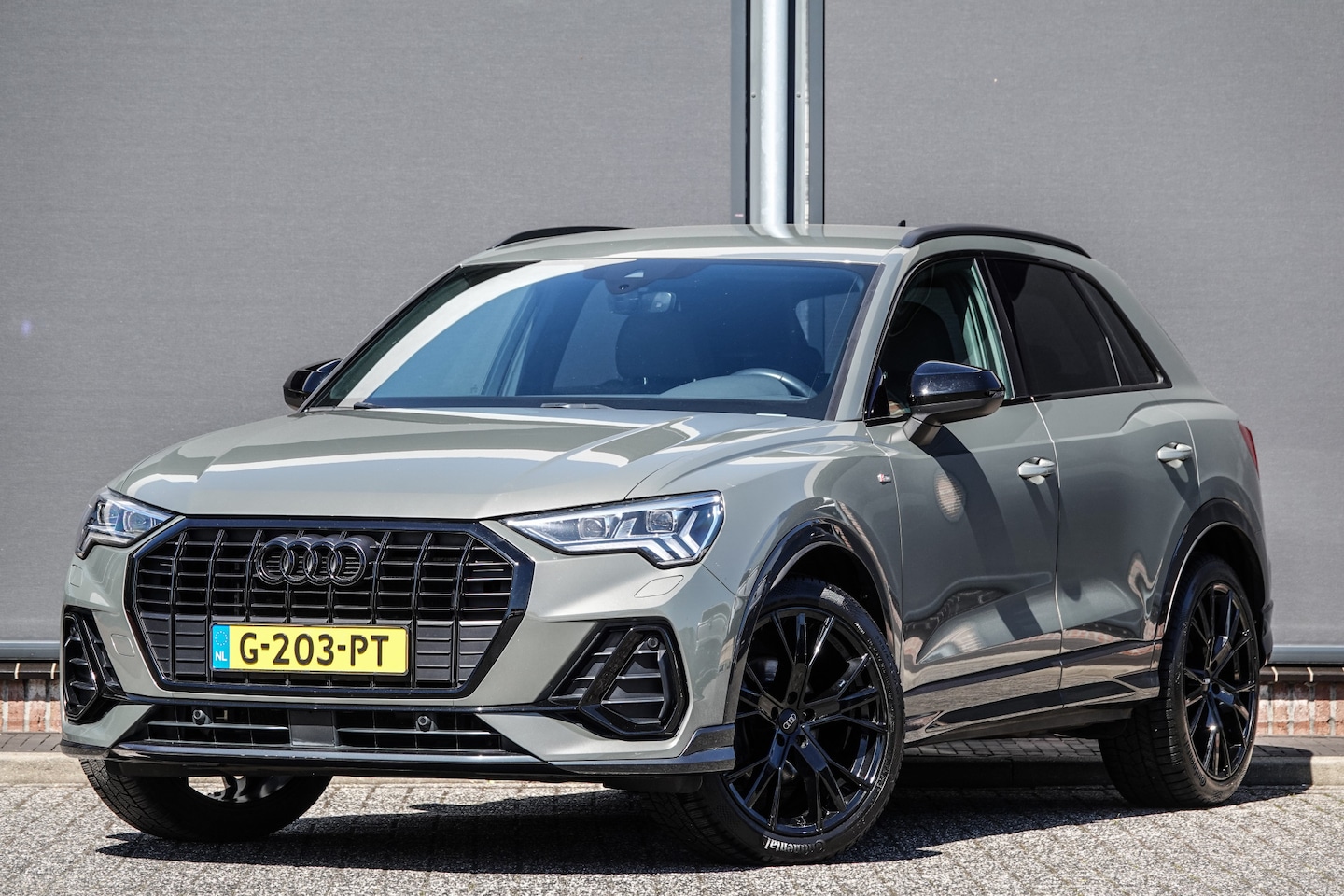 Audi Q3 - 35Tfsi 150Pk Aut. | Edition one | S-Line | Achteruitrijcamera | Trekhaak | Black optiek | - AutoWereld.nl