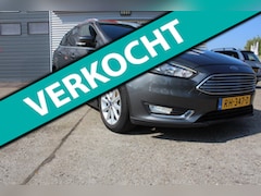 Ford Focus Wagon - 1.0 Titanium, nieuwe distributie-set, trekhaak, navigatie, cruisecontrol, boekjes, 2x sleu