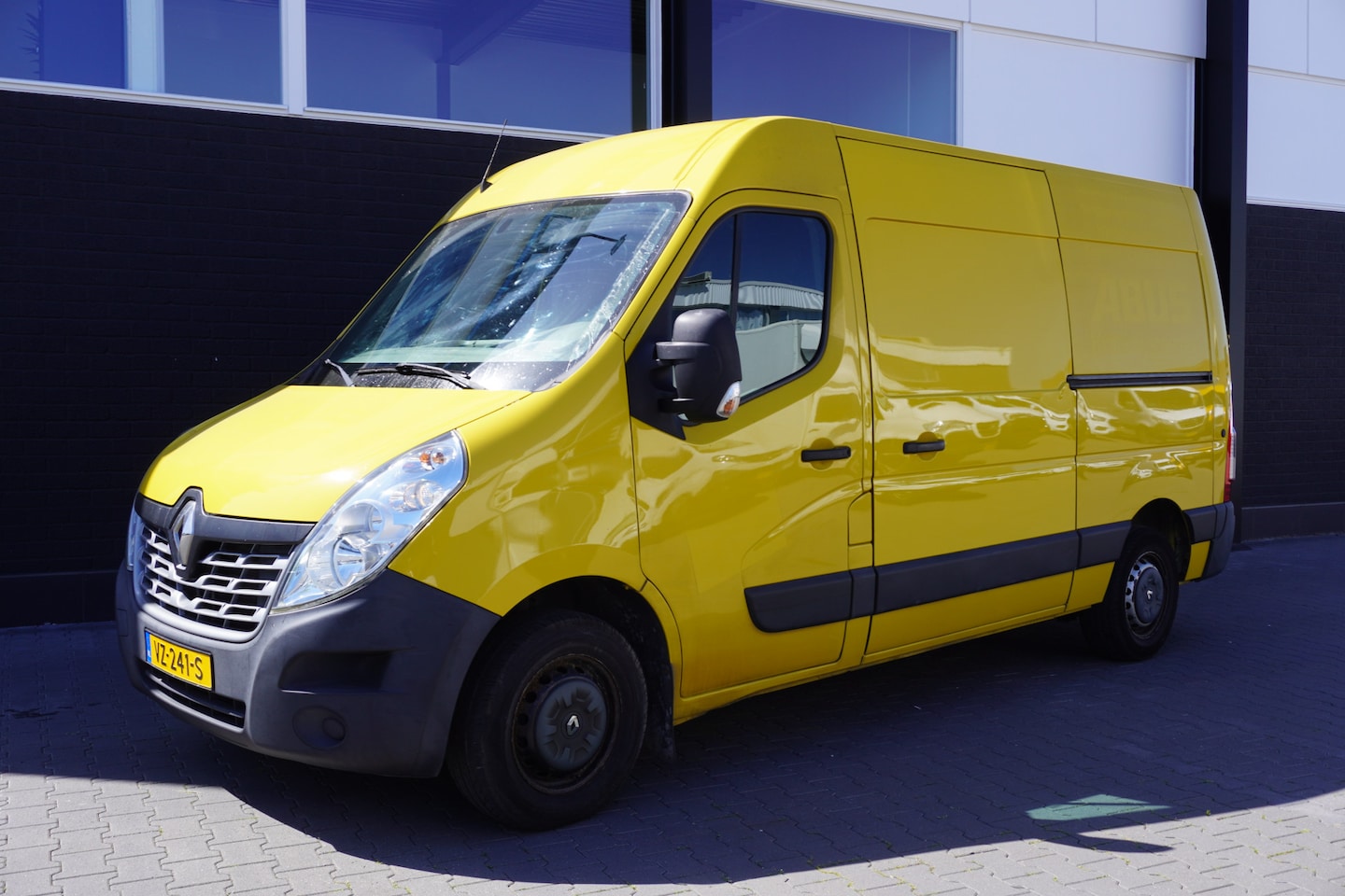 Renault Master - 2.3 dCi 163PK 2x Schuifdeur L2H2 EURO 6 - Airco - Navi - Cruise - €8.900,- Excl. - AutoWereld.nl