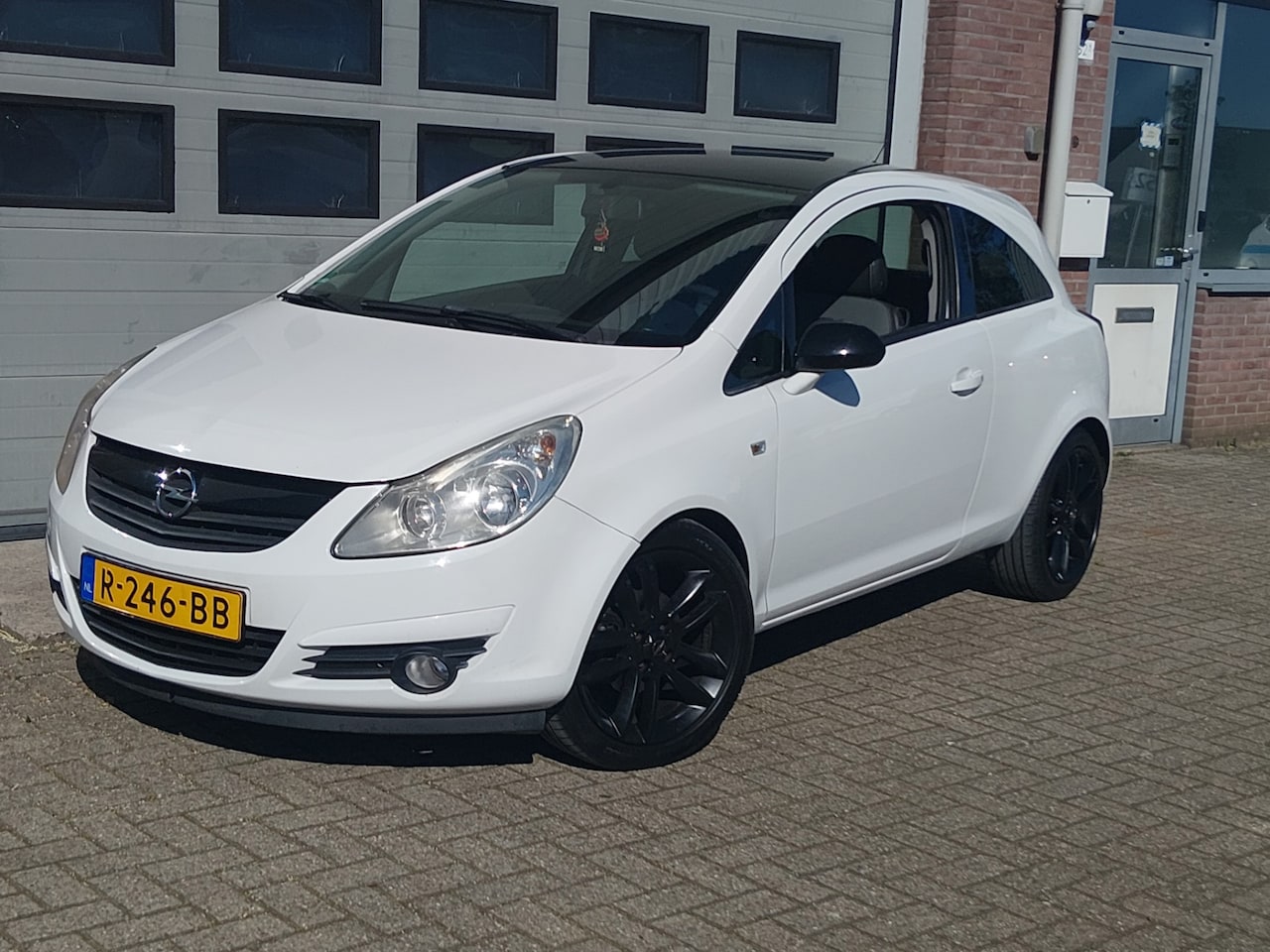 Opel Corsa - 1.4-16V Business 2009 Nieuwe APK - AutoWereld.nl