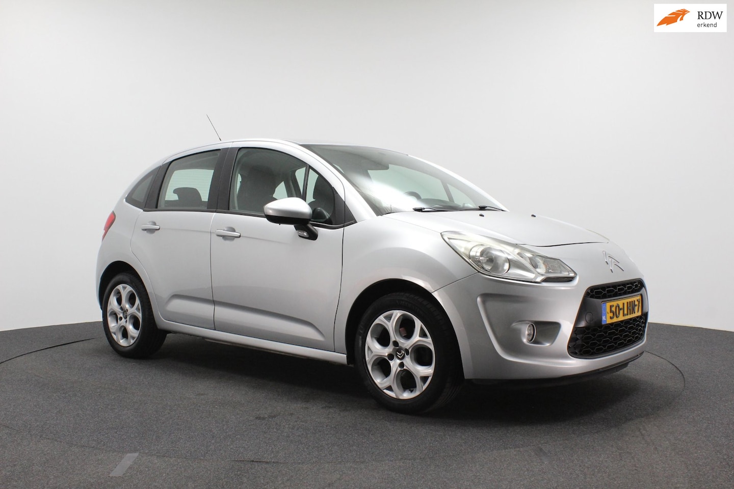 Citroën C3 - 1.4 Ligne Business | Climate control | Sportvelgen | Cruise control | Parkeersensoren - AutoWereld.nl