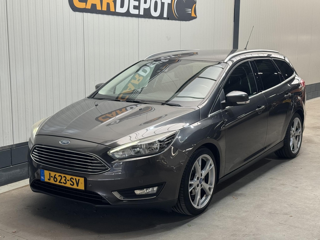 Ford Focus Wagon - 1.0 Titanium Edition 1.0 Titanium Edition - AutoWereld.nl