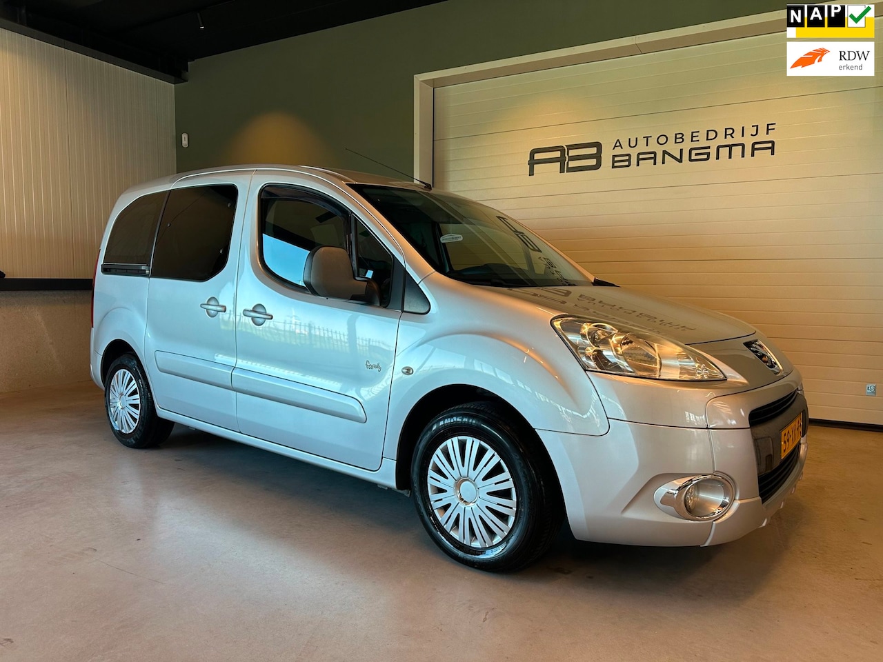 Peugeot Partner Tepee - 1.6 VTi FAMILY-uitv|2x SCHUIFDEUR|CLIMA AIRCO|TREKHAAK|ISOFIX|CRUISE CONTROL|BLUETOOTH|128 - AutoWereld.nl