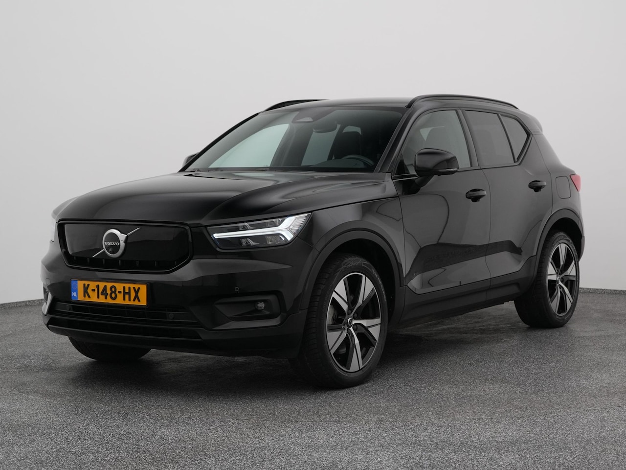 Volvo XC40 - Recharge P8 AWD R-Design | 360° | ADAPTIVE | STOEL- EN STUURVERW. - AutoWereld.nl