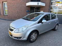 Opel Corsa - 1.2-16V Enjoy /bj.2008 / 5 deurs / kleur: grijs / airco / NAP met 204136 km.en APK tot 04/