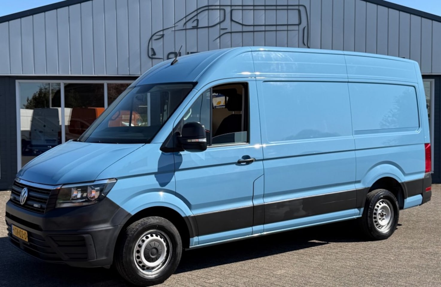 Volkswagen Crafter - 2.0 TDI 130KW 177PK L3H3 EURO 6 3500KG TREKGEWICHT/ AIRCO/ CRUISE CONTROL/ TREKHAAK/ 100% - AutoWereld.nl