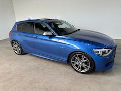 BMW 1-serie - M135i, Automaat, 320PK, leer, Schuifdak, Navigatie, PDC, 18inch