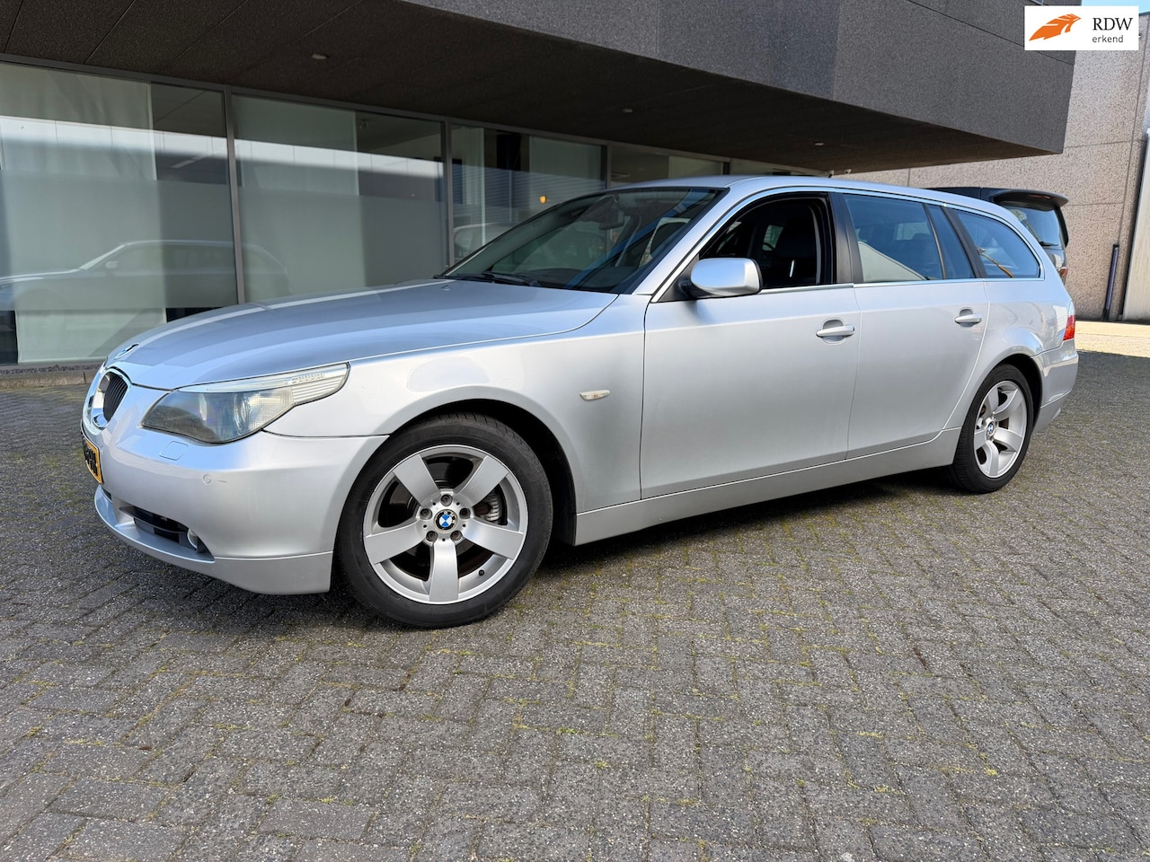 BMW 5-serie Touring - 525i CLIMAT AUTOMAAT BJ 8-2004 APK 4-2027 - AutoWereld.nl